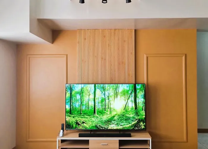 Apartment Newly Furnished In The Heart Of Quezon Near Philippine Hospitals *