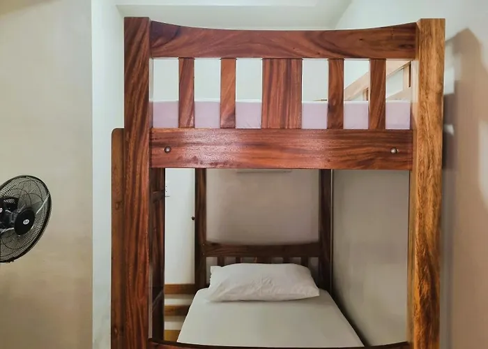 Newly Furnished In The Heart Of Quezon Near Philippine Hospitals *