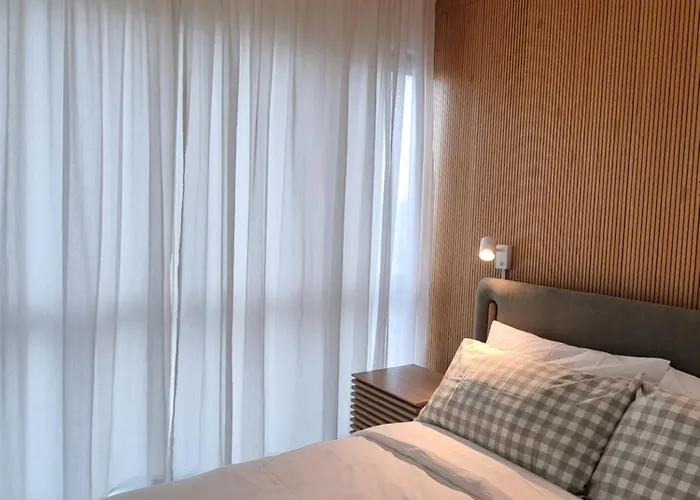 Newly Furnished In The Heart Of Quezon Near Philippine Hospitals Apartment *