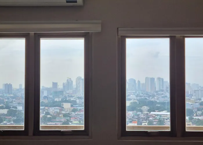 Newly Furnished In The Heart Of Quezon Near Philippine Hospitals Apartment *